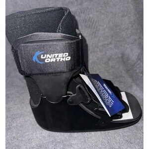 United Ortho Short Air Cam Walker Fracture Boot   Small Black